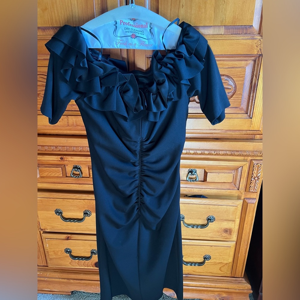 Xscape Black Ruffle Off-Shoulder Midi Dress - Picture 5 of 6